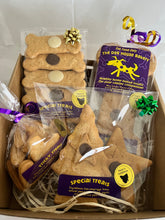 Load image into Gallery viewer, Xmas Gift Box - Medium/Large  Dogs