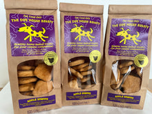 Load image into Gallery viewer, Fresh organic Tasmanian apple juice from the Huon Valley in Tasmania in a healthy treat !  Dogs often love to munch on apples and this treat uses fresh organic Tasmanian apple juice with a touch of Tasmanian Leatherwood honey. A special treat in the shape of an apple your dog will love !